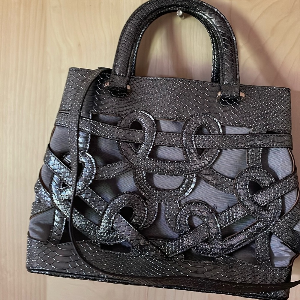 LIONEL CUTOUT PEWTER VEGAN HANDBAG